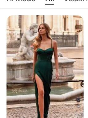 La femme Elegant Emerald Green Evening Slip Dress with Corset Bodice